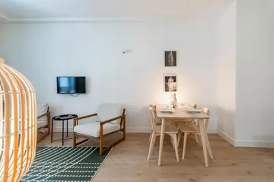 Télévision ou salle de divertissement dans l'établissement Le Téméraire