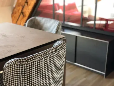 Coin salon dans l'établissement Spacious apartment in the heart of the city center