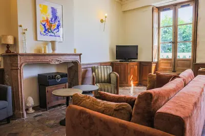 Télévision ou salle de divertissement dans l'établissement Terrasse d'Aubonne