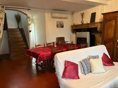 Coin salon dans l'établissement Gîte Les Lilas