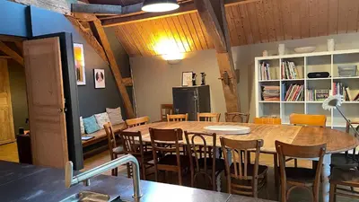 Coin salon dans l'établissement Gîte Le Clos de Miribel