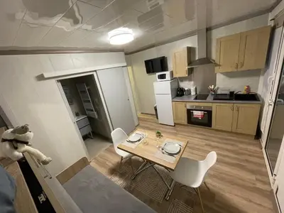 Cuisine ou kitchenette dans l'établissement Chambre d'Hôte de l'Etang