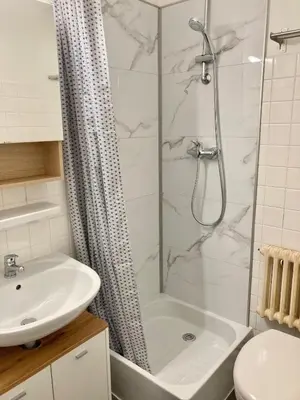 Salle de bains dans l'établissement Studio 12, Dijon, near train station