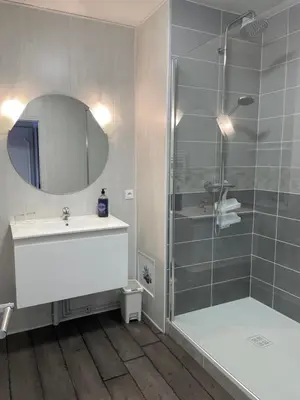 Salle de bains dans l'établissement Chambre d'hôtes de l'Angeline