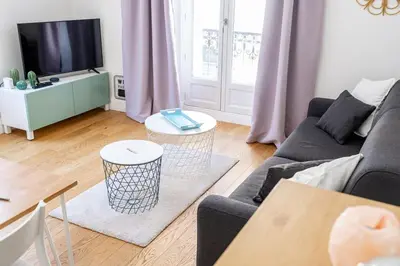 Télévision ou salle de divertissement dans l'établissement Le 37 - Hypercenter & Modern