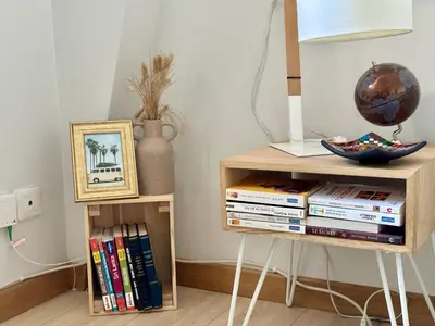 Bibliothèque dans l'appartement