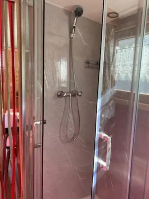Salle de bains dans l'établissement Insolite