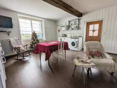 Cuisine ou kitchenette dans l'établissement La maison d'en face a cozy guesthouse