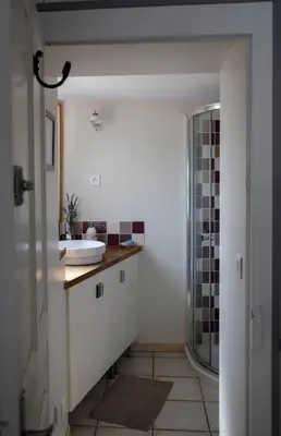 Salle de bains dans l'établissement La maison d'en face a cozy guesthouse