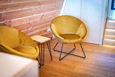 Coin salon dans l'établissement Sãmo Lodges