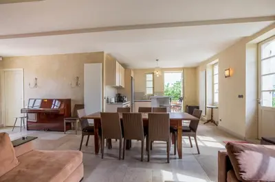 Coin salon dans l'établissement La Maison de Maître, la plus grande des 3 maisons du Clos d'Isand'Or
