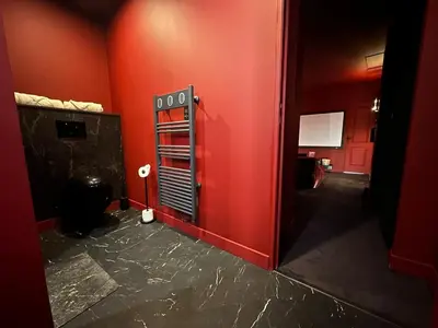 Salle de bains dans l'établissement LE CINÉ-ROOM, T2, Netflix, Prime, Hyper-centre