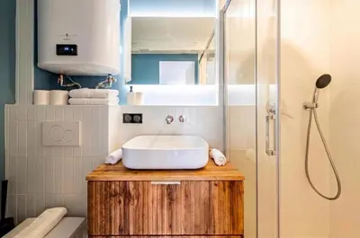 Salle de bains dans l'établissement Suite Junior - Le Chêne Bleu - Dijon Centre Historique