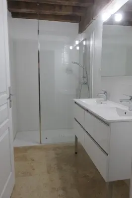 Salle de bains dans l'établissement Le Catalpa