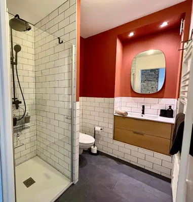 Salle de bains dans l'établissement La reine du faubourg
