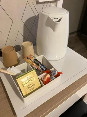 Plateau bouilloire dans l'établissement Logis Hôtel du Nord