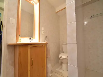 Salle de bains dans l'établissement Vacation Home in France with Pool