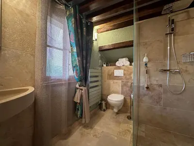 Salle de bains dans l'établissement Gite, chambre d hôte L échoppe est belle