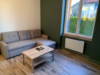 Coin salon dans l'établissement Logement au calme, à proximité de tous