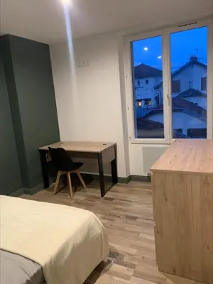 Un ou plusieurs lits dans un hébergement de l'établissement Logement au calme, à proximité de tous