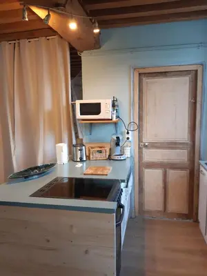 Cuisine ou kitchenette dans l'établissement La maison Bleue Nature et Balnéo en Bourgogne