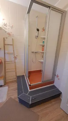 Salle de bains dans l'établissement Chez Betty