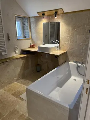 Salle de bains dans l'établissement Le cocon verdunois