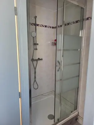 Salle de bains dans l'établissement Le Maupré au Coeur d'Arbois