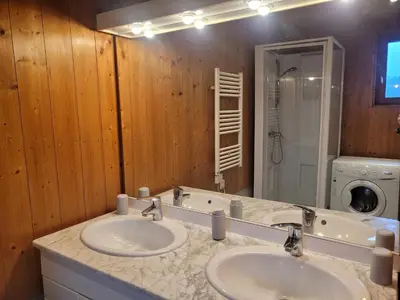 Salle de bains dans l'établissement Au repos près du lac