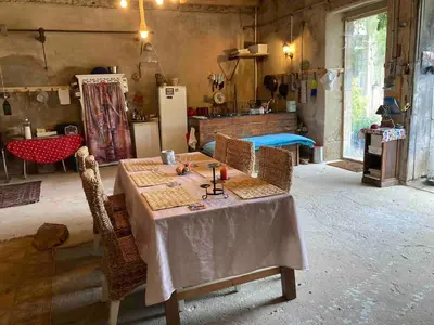 Coin salon dans l'établissement Beautiful 18th Century Whole Manor House with Sole Use Private Pool