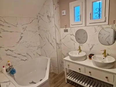 Salle de bains dans l'établissement Maison Dijon proche centre ville