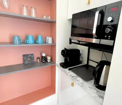 Cuisine ou kitchenette dans l'établissement T2 haut de gamme, hyper centre, très calme, balcon, stationnements proches