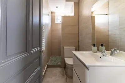 Salle de bains dans l'établissement Le duplex Dijonnais