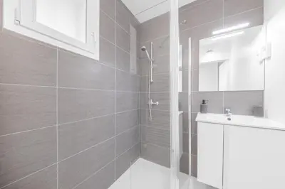 Salle de bains dans l'établissement L'écrin fleuri