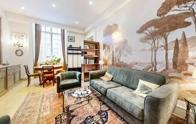 Coin salon dans l'établissement Gorgeous Apartment In Lons-Le-Saunier