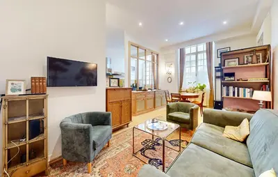 Télévision ou salle de divertissement dans l'établissement Gorgeous Apartment In Lons-Le-Saunier