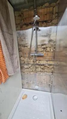 Salle de bains dans l'établissement Le monde d'Echozellia - Tente M
