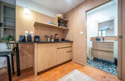 Cuisine ou kitchenette dans l'établissement La voyageuse