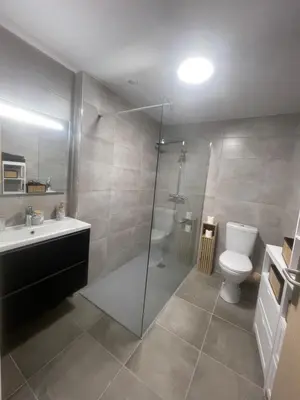 Salle de bains dans l'établissement L'écrin de Paray, sleeps 6