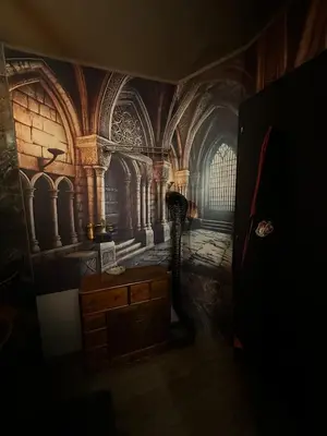 Plan de l'établissement LA CHAMBRE DES SECRETS, Magique, Hyper-centre, 9 Couchages