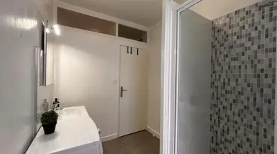 Salle de bains dans l'établissement Le St Antoine Central - Gare