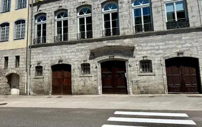 Plan de l'établissement Nouveau I Studio Green I Cour intérieure & Vue imprenable