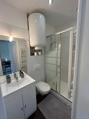 Salle de bains dans l'établissement Studio le Saint Cosme