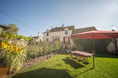 Jardin de l'établissement Gîte et studio Les Grands Crus