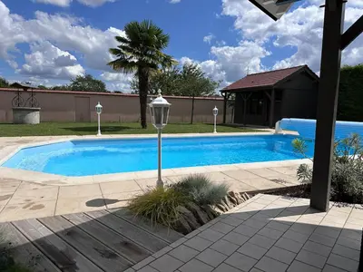 Piscine de l'établissement Belle maison au coeur de Beaune avec piscine privée, Cabotte Dionysos ou située à proximité