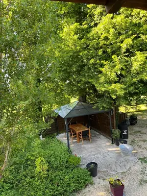 Jardin de l'établissement Couleurs de la vie - Chambres d'Hôtes et Gîte