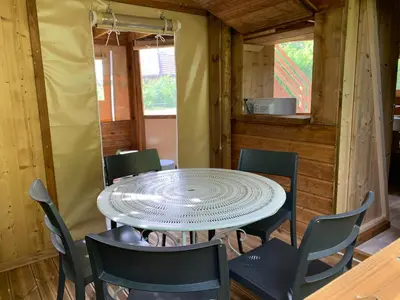 Plan de l'établissement Insolite au Camping La Saline d'Arc et Senans