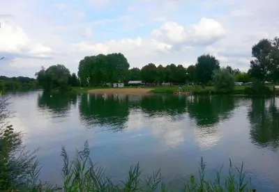 Vue sur la rivière ou le fleuve situé(e) à proximité de la maison de vacances
