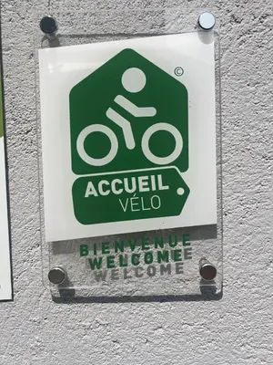 Certificat, récompense, panneau ou autre document affiché dans l'établissement Au Numéro 7
