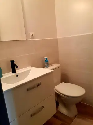 Salle de bains dans l'établissement Logement calme en Morvan